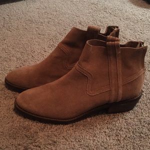 Dolce Vita cream suede booties!